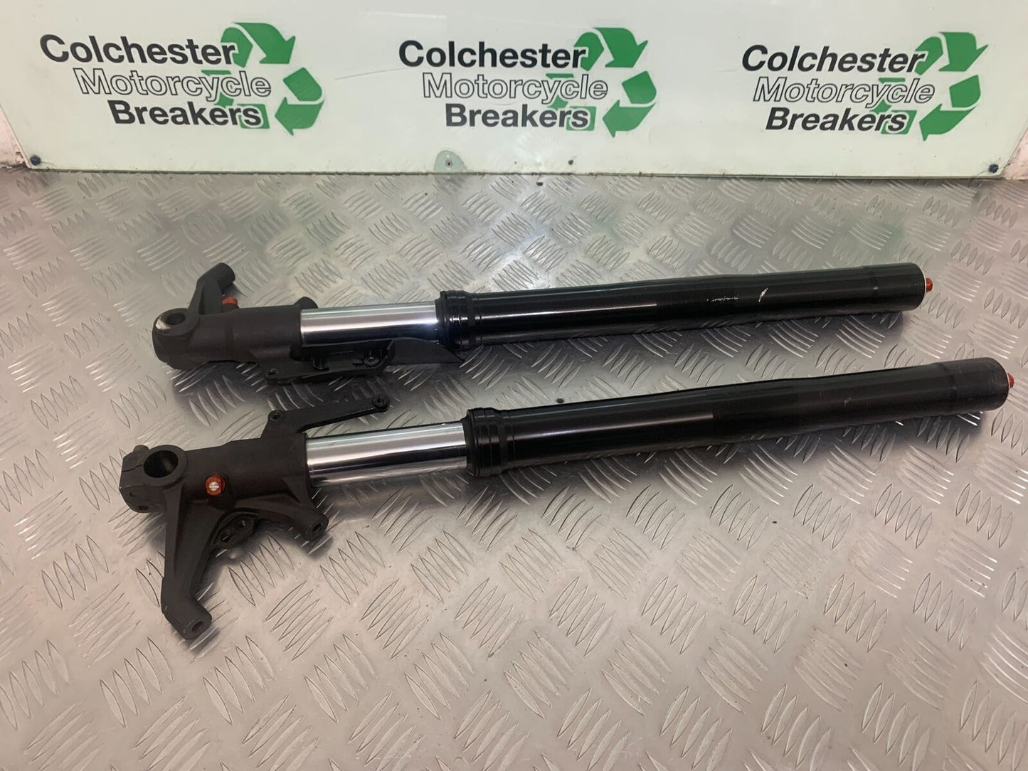 TRIUMPH 675 STREET TRIPLE RX FORKS  YEAR 2015-2017  (STOCK 971)