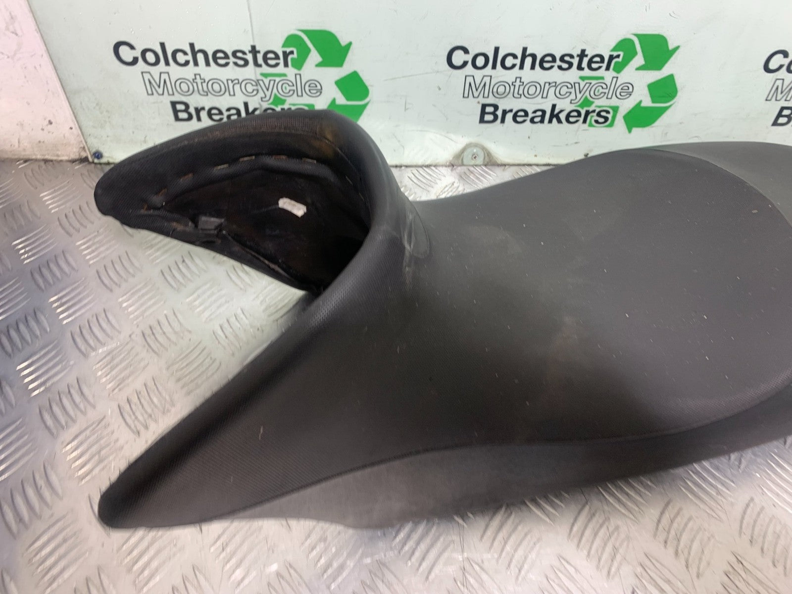 HONDA XL125 VARADERO SEAT   YEAR 2001-2006  (CMB1210)
