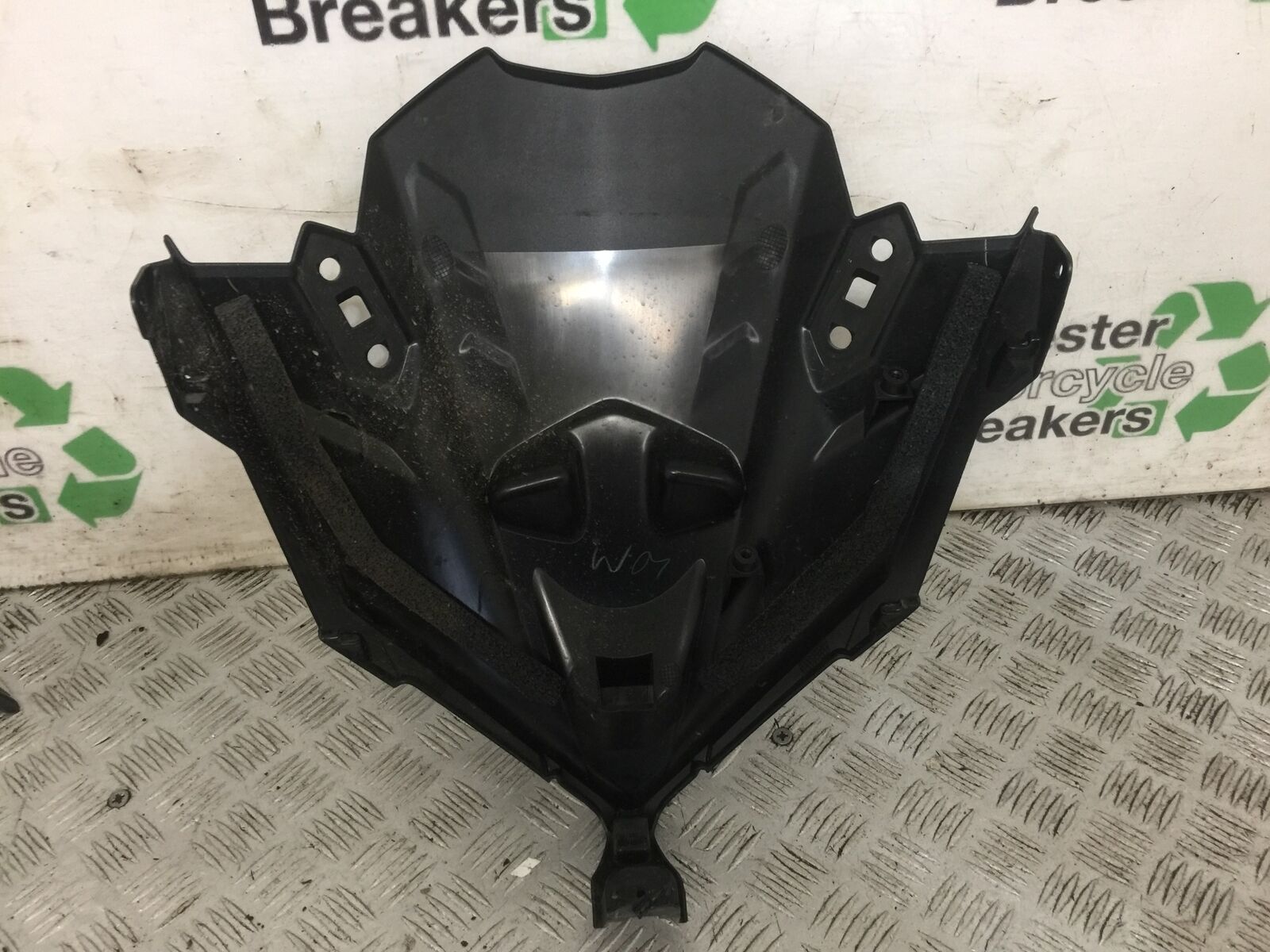 KAWASAKI NINJA 650 SCREEN INFILL PANEL YEAR 2021 (STOCK 805)