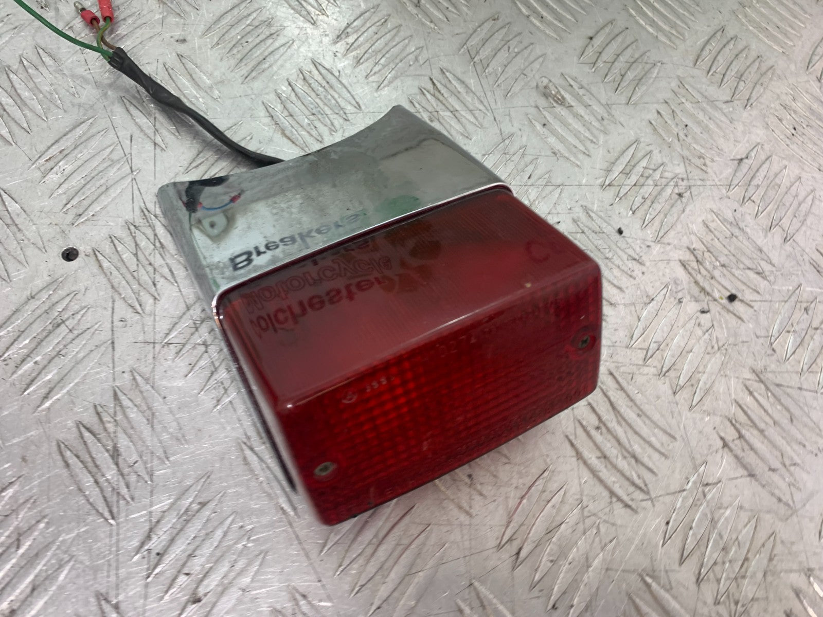 HONDA VT700 VT 700 SHADOW REAR LIGHT  YEAR 1984-85 (CMB1328)