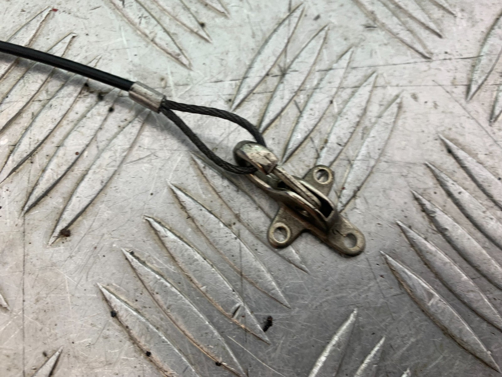 DUCATI 996 SPS 748 916 998 CATCH AND CABLE   1999-2000 (CMB1209)