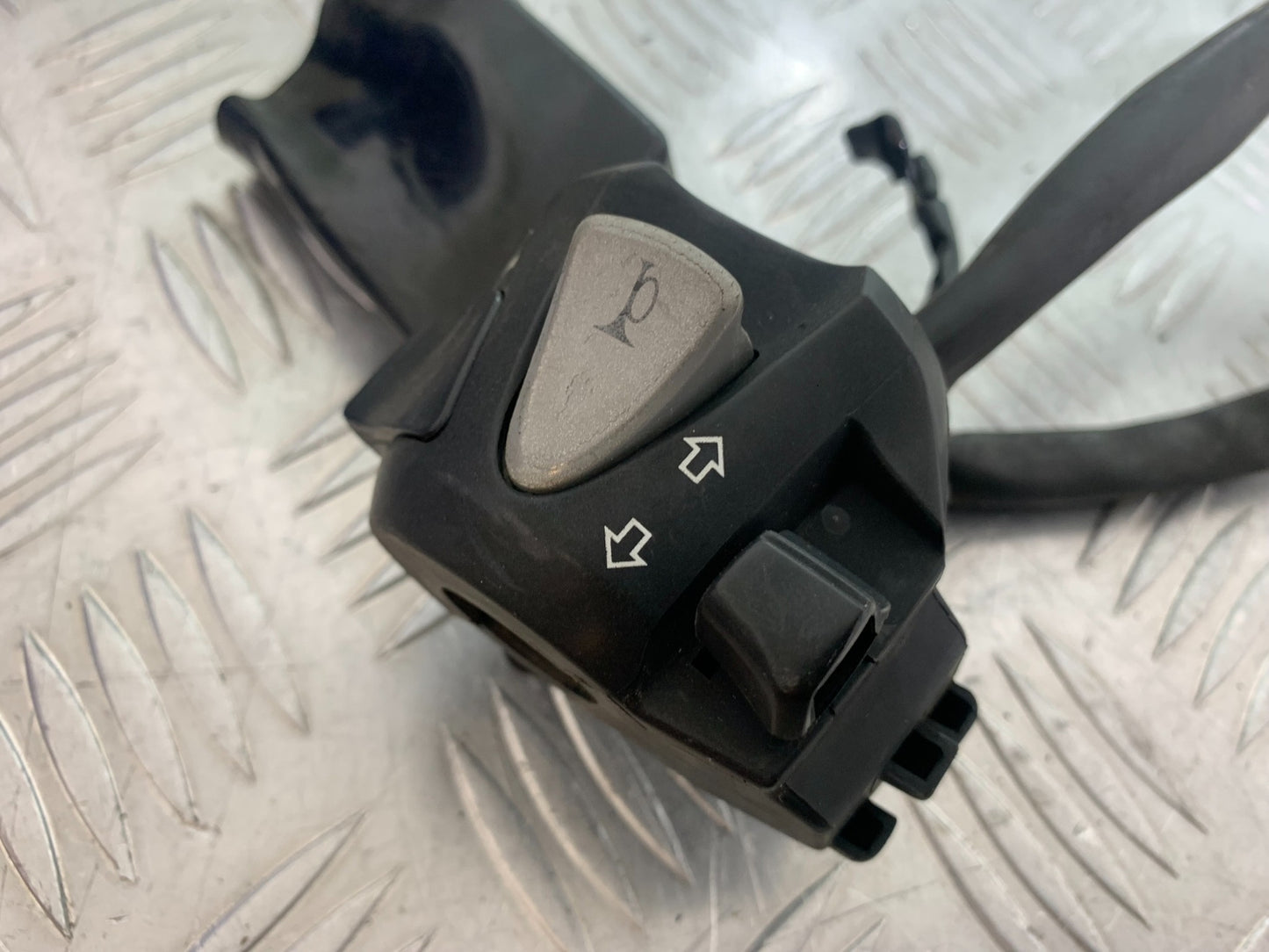 HONDA CBR500R CBR 500 R LEFT SWITCH GEAR   YEAR 2012-16 (CMB1151)