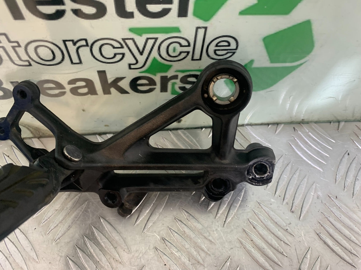 KTM DUKE 125 FRONT RIGHT HANGER  YEAR 2017-2022 (CMB1222)