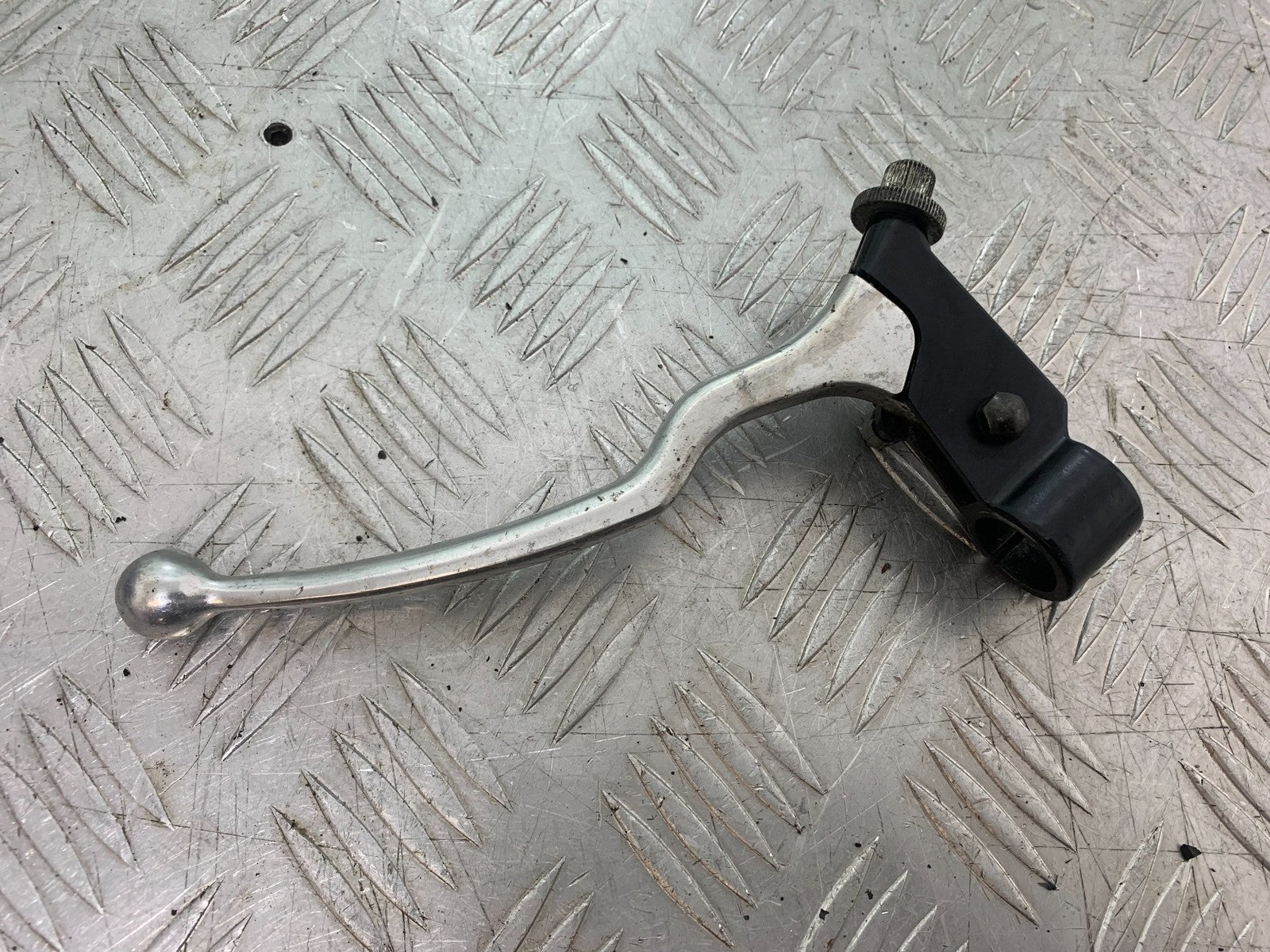 SUZUKI GSF600 GSF 600 BANDIT CLUTCH LEVER AND BRACKET  2000-2004 (CMB1269)