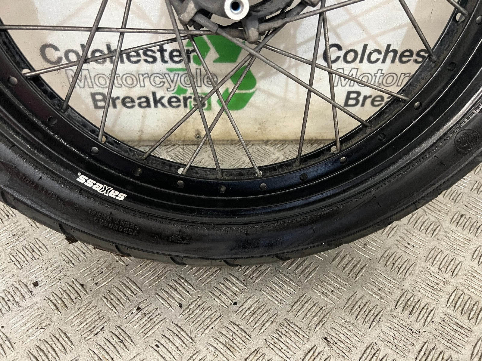 TRIUMPH TIGER 1200 EXPLORER FRONT WHEEL   YEAR 2012-2015 (STOCK 901)