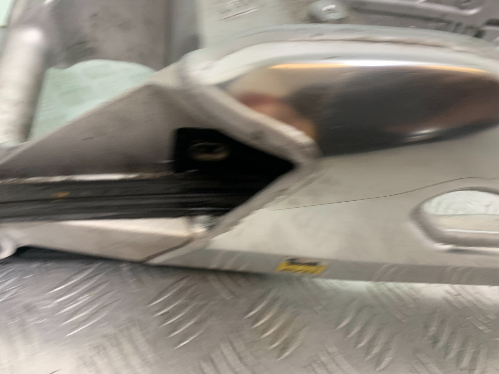 APRILIA TUONO 1000 V4R SWINGARM  YEAR 2011-13  (CMB1331)