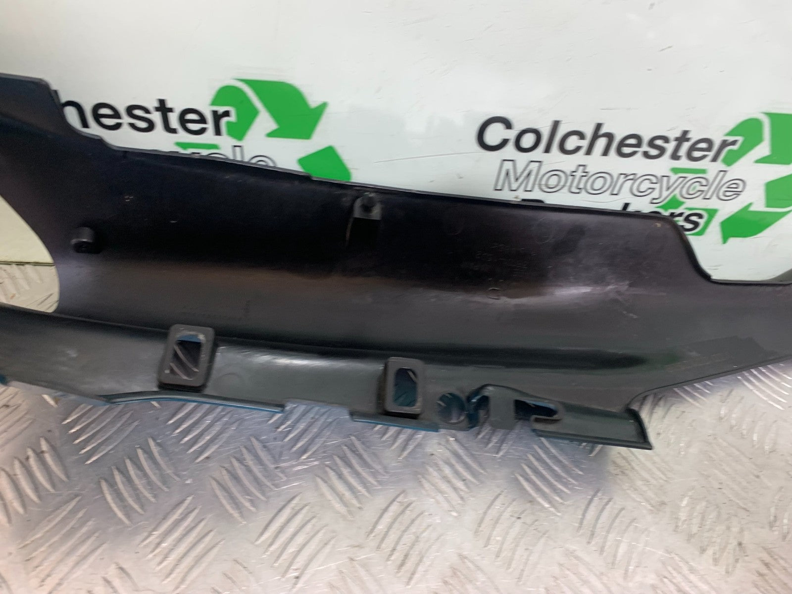 KAWASAKI ZZR1100 D RIGHT SEAT PANEL  YEAR 1993-2001 (CMB1189)
