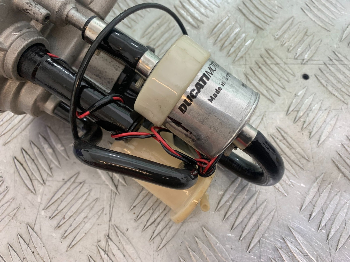 DUCATI 996 SPS 748 916 998 PETROL PUMP 1999-2000 (CMB1209)