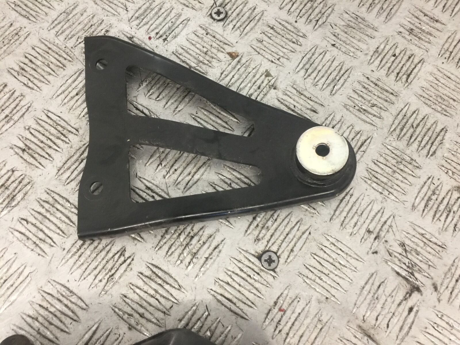 SUZUKI 650 BURGMAN BRACKETS YEAR 2014-2018 (STOCK 769)