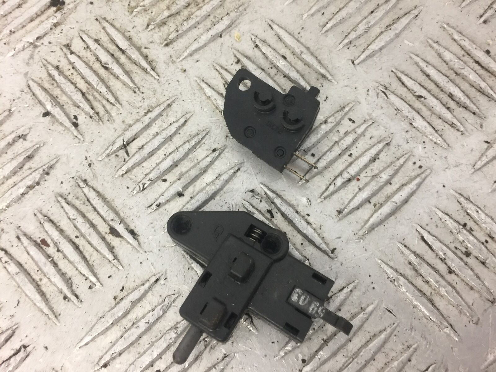 KAWASAKI ZX6R C1H CLUTCH AND BRAKE SWITCHES   YEAR 2005 2006 (STOCK 519)