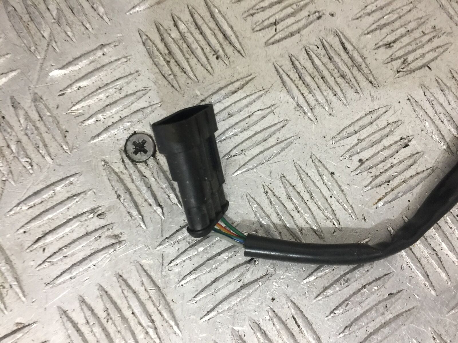 APRILIA TUONO 1000 V4R RIGHT SWITCH GEAR 2011-13  (STOCK 746)