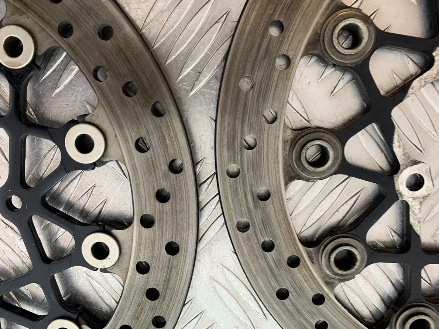 SUZUKI GSXR1000 GSXR 1000 FRONT BRAKE DISCS    2009-2016 (CMB1049)