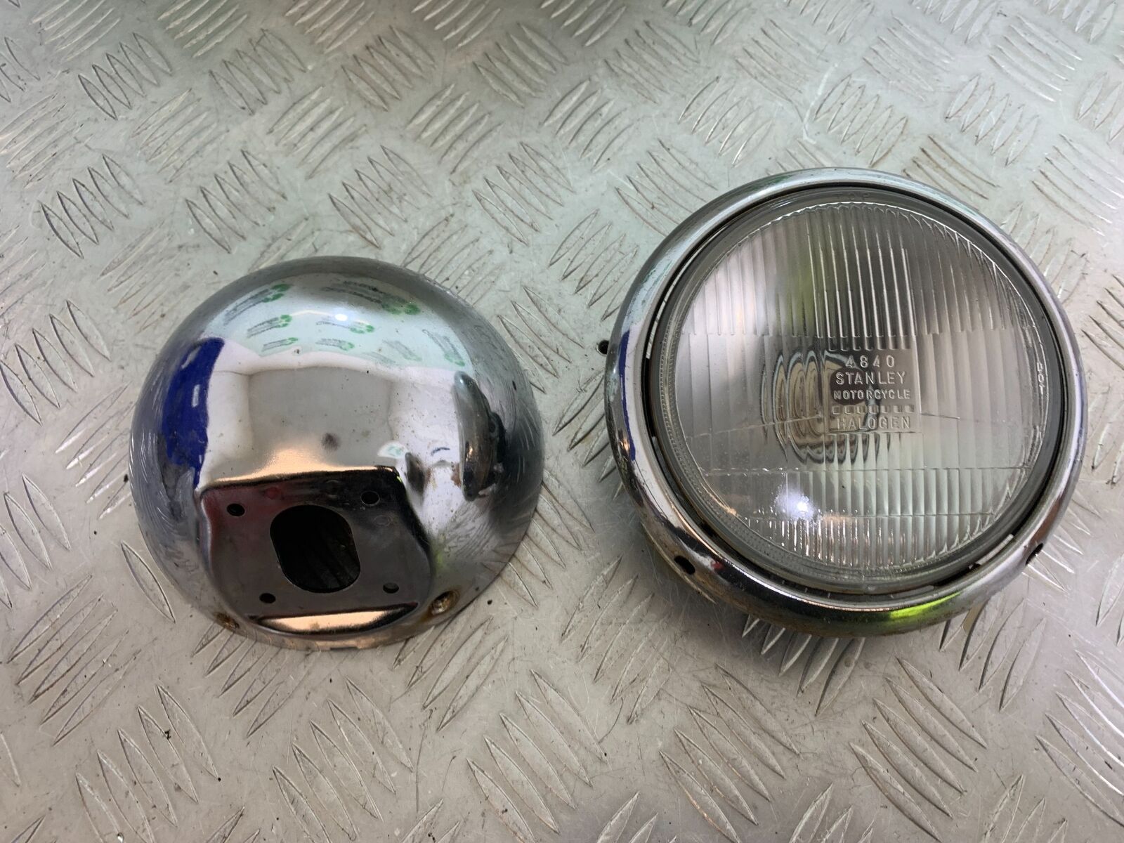 SUZUKI VS1400 VS 1400 INTRUDER HEADLIGHT YEAR 1988 (CMB1077)