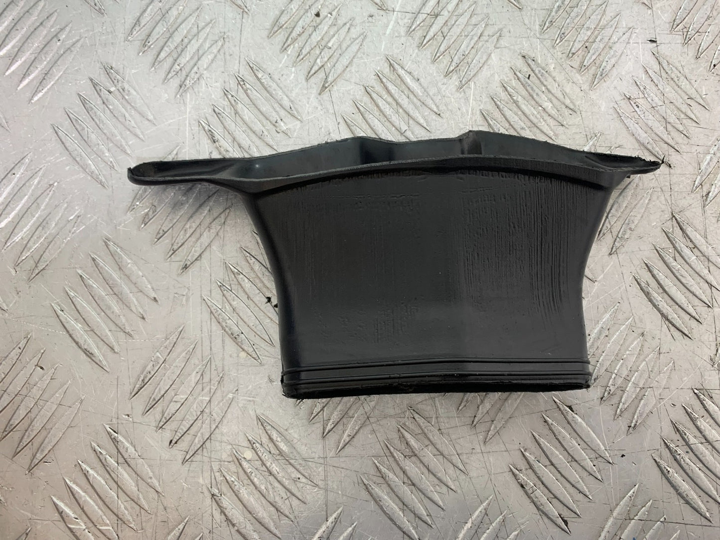 TRIUMPH 1050 SPRINT ST AIR DUCT   2003-2011 (CMB1285)