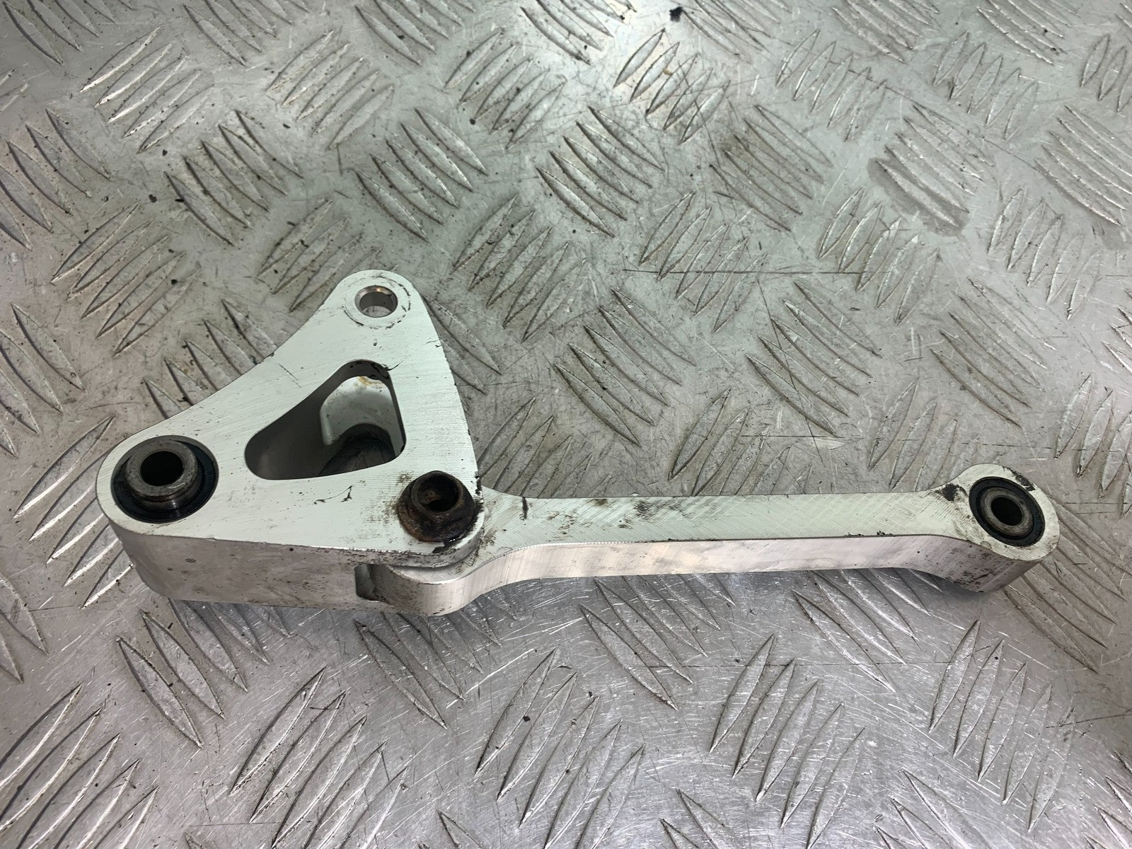 YAMAHA YZF R1 14 B BIG BANG REAR SHOCK LINKAGE   2009-14 (CMB1175)