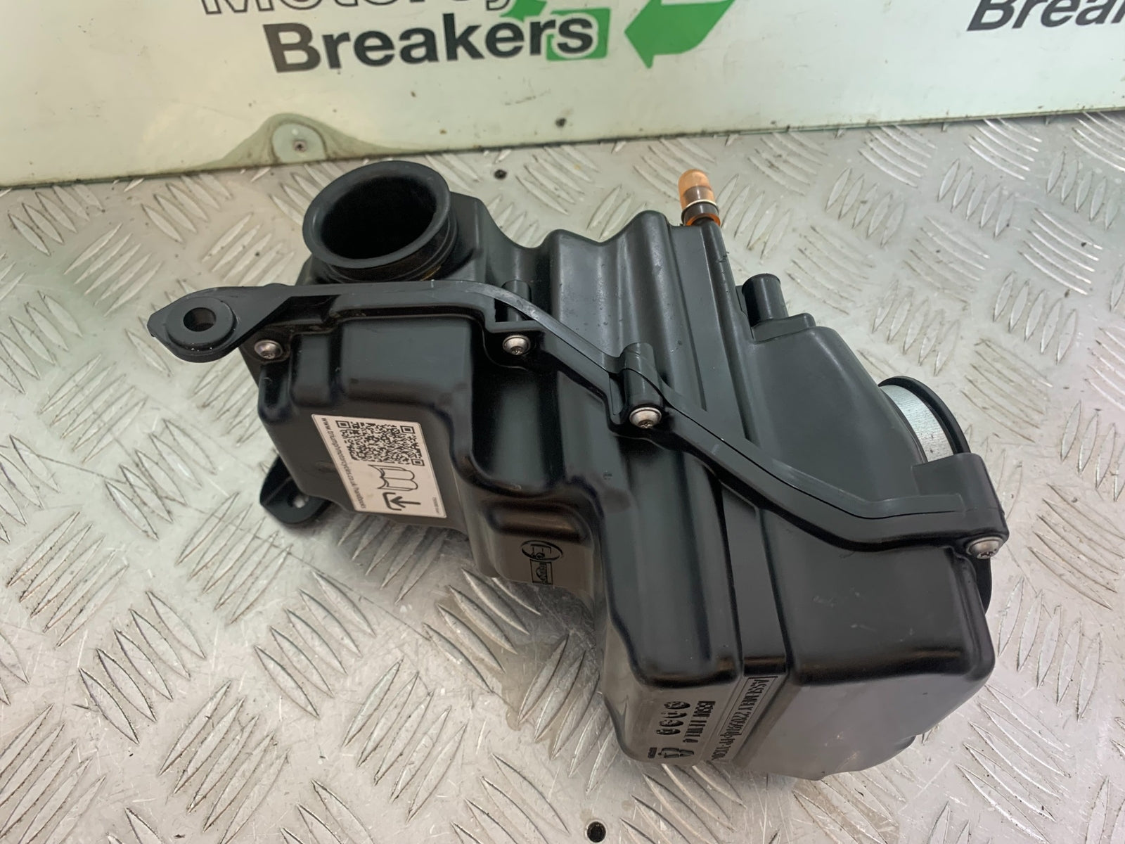 TRIUMPH TRIDENT 660 AIRBOX   YEAR 2021-2024 (CMB1148)
