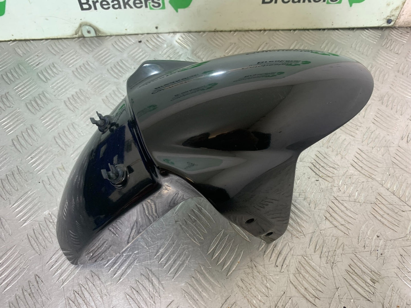 TRIUMPH 1050 SPEED TRIPLE FRONT MUDGUARD  YEAR 2005-2007 (CMB1322)