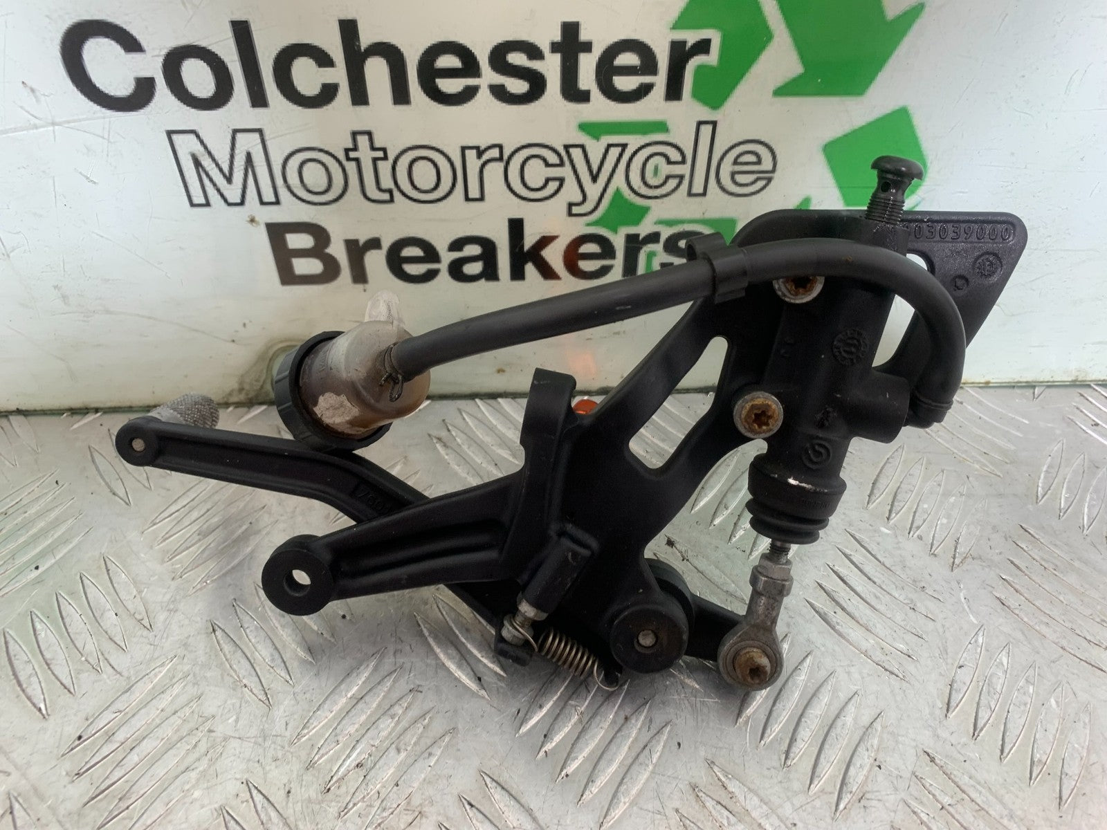 KTM 690 DUKE R LC4 RIGHT HANGER PEG REAR BRAKE PEDAL YEAR 2012-2015  (CMB1180)