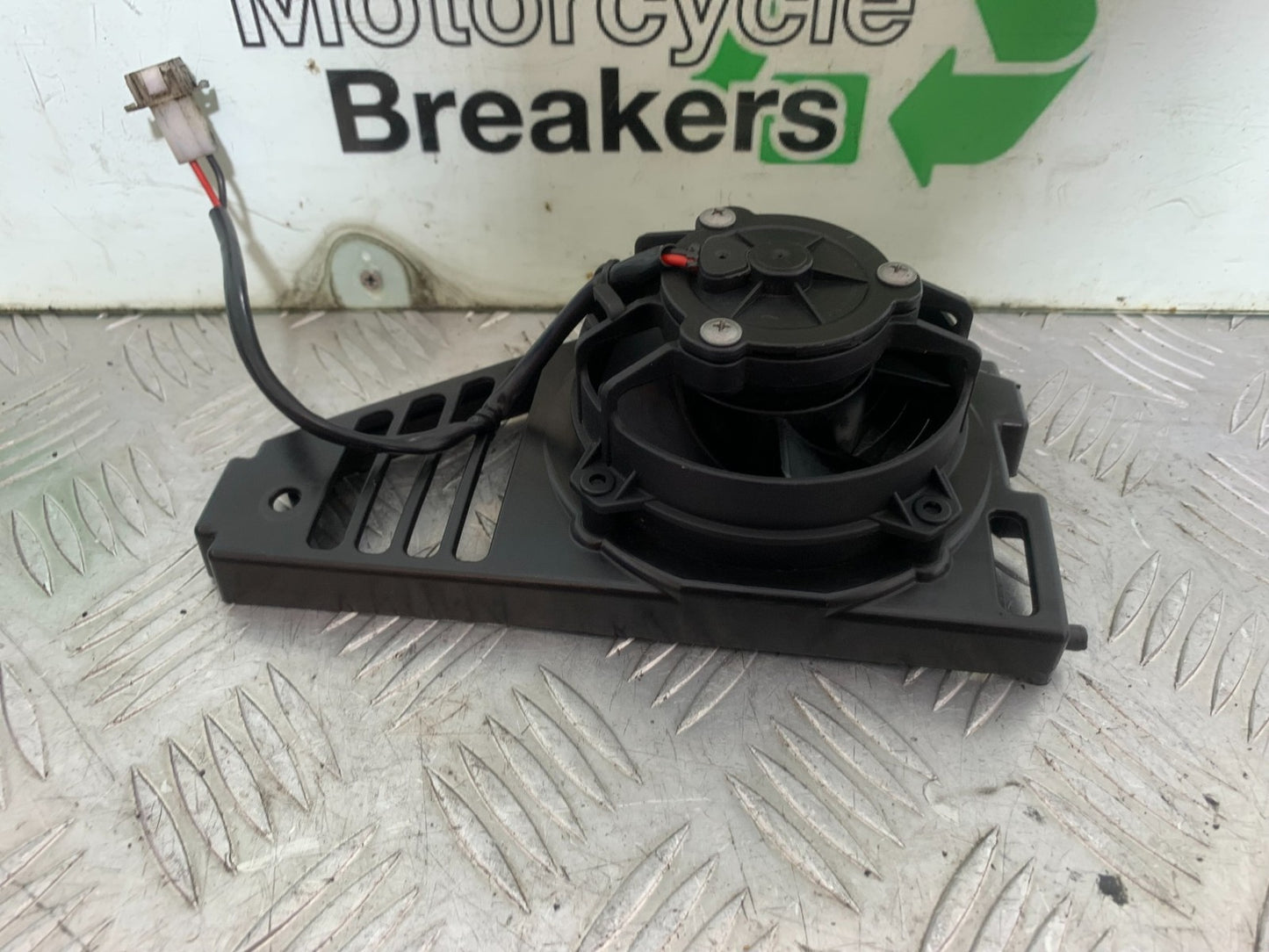 KTM 690 DUKE R LC4 RADIATOR FAN YEAR 2012-2015  (CMB1180)