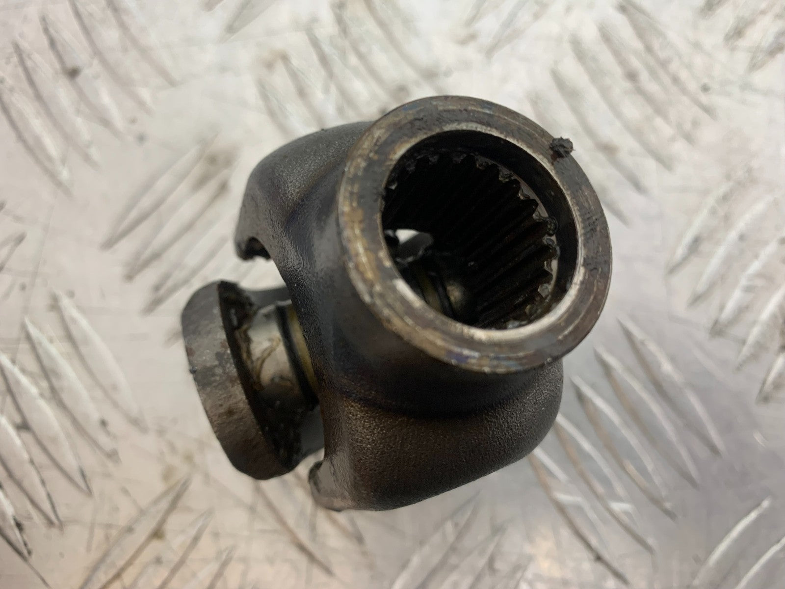 HONDA VT750 SHADOW DRIVE SHAFT KNUCKLE YEAR 2003-2004 (CMB1265)