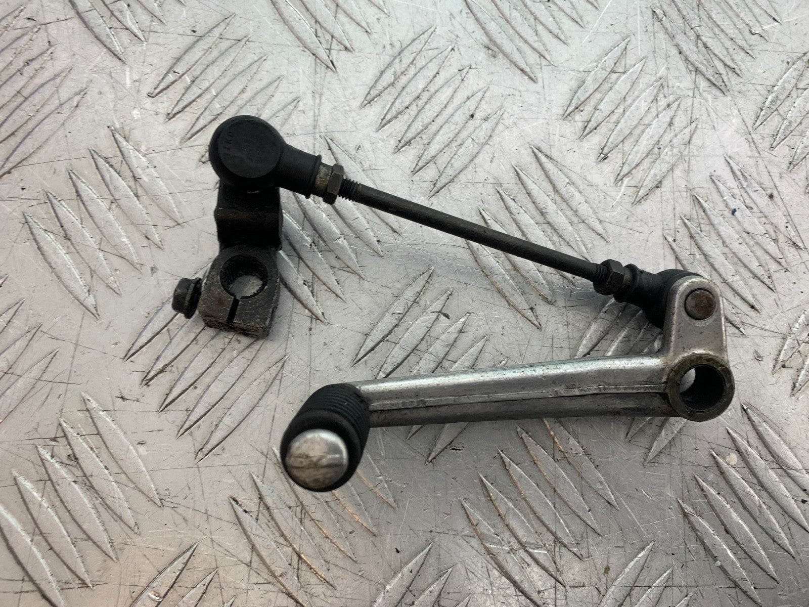 KAWASAKI ZZR1100 D GEAR LEVER  YEAR 1993-2001 (CMB1289)
