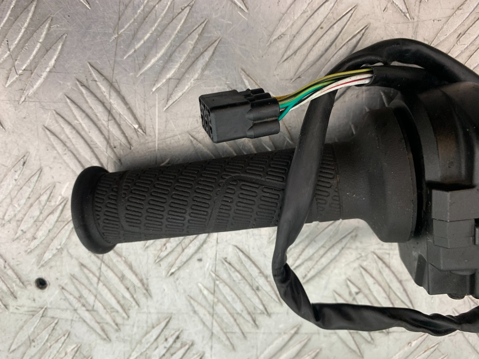 KTM 1290 SUPER DUKE R THROTTLE   YEAR 2020-2024 (CMB1272)