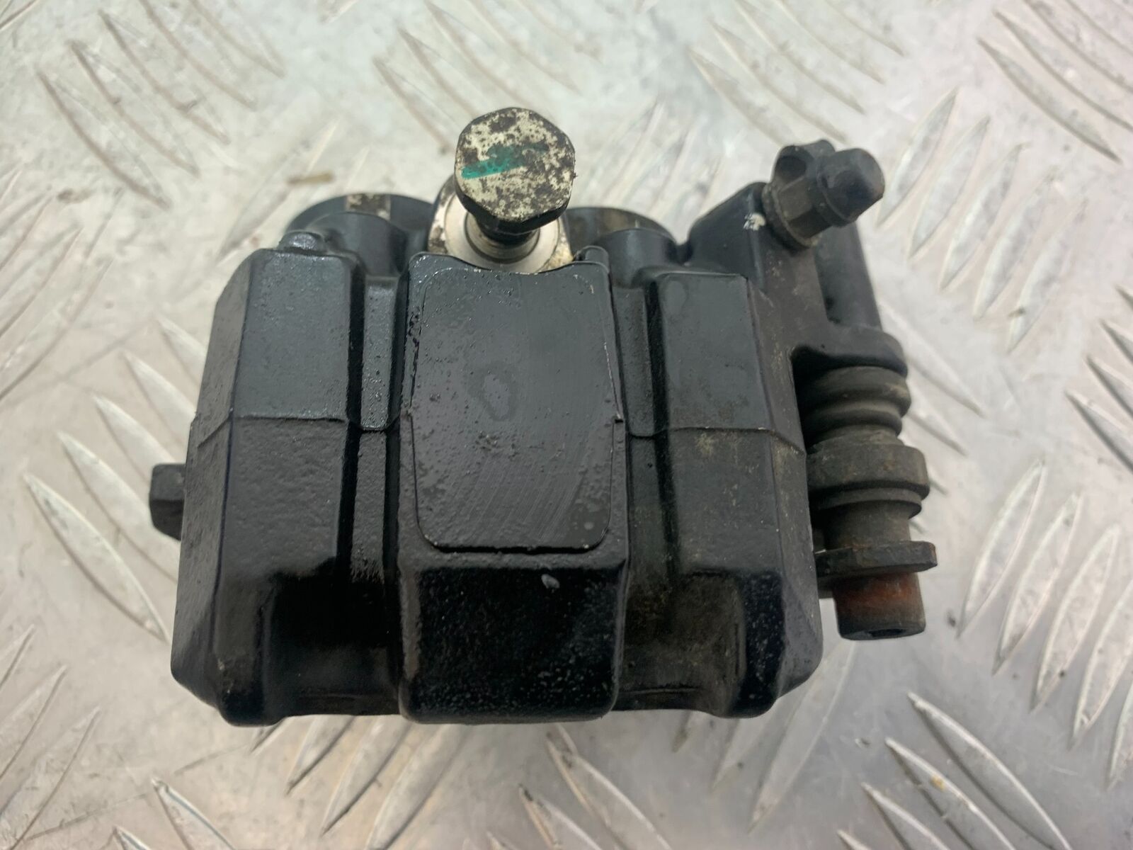 TRIUMPH 955i SPRINT ST REAR BRAKE CALIPER YEAR 1999-2004 (CMB1124)