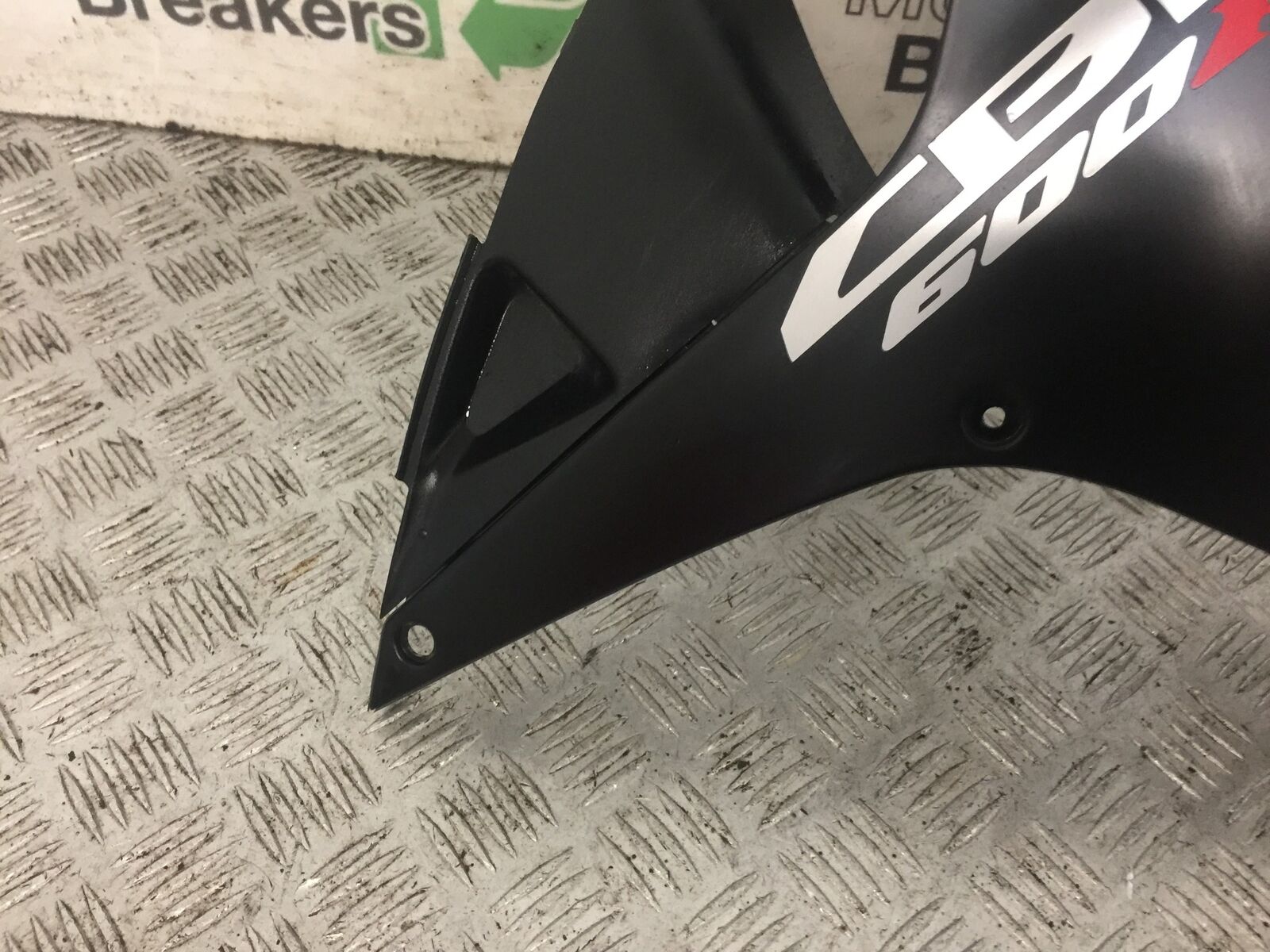 HONDA CBR600 CBR 600 RR RIGHT MIDDLE FAIRING PANEL  YEAR 2009-2012 (STOCK 804)