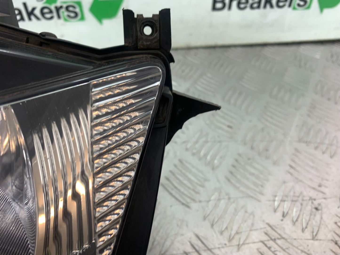 HONDA NT 700 V DEAUVILLE HEADLIGHT  YEAR 2006-2011 ((CMB1211)