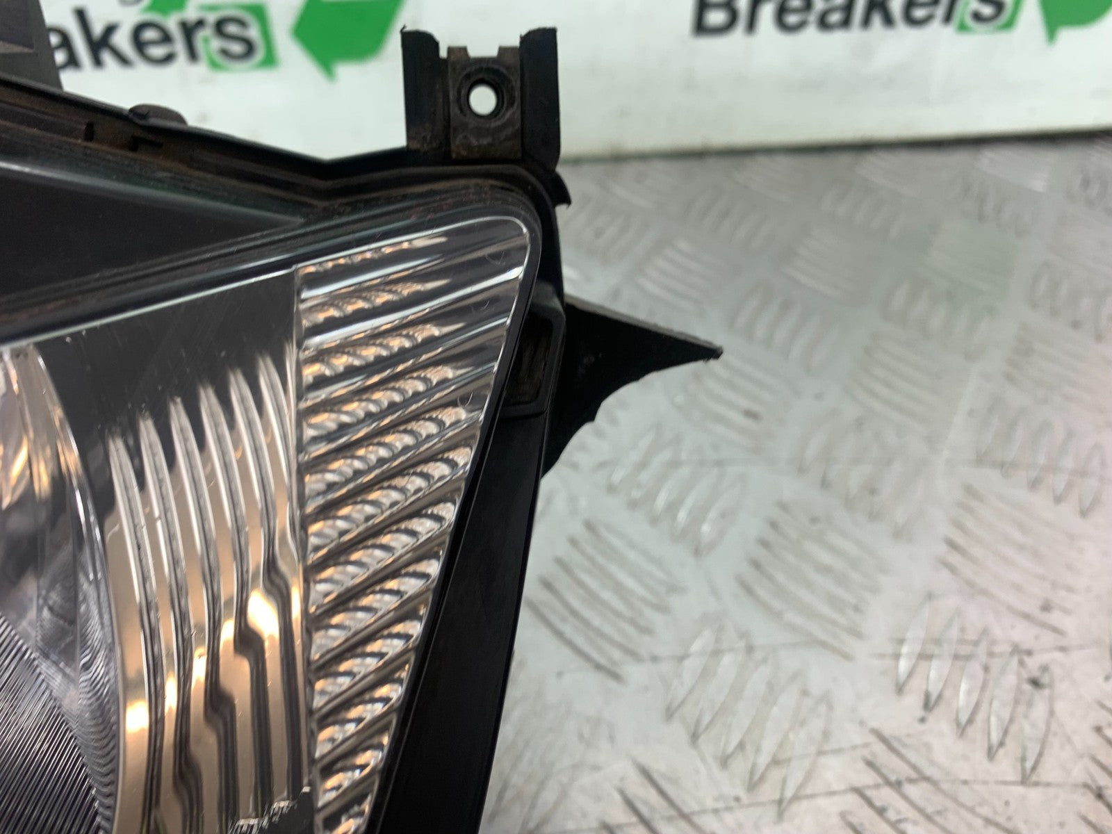 HONDA NT 700 V DEAUVILLE HEADLIGHT  YEAR 2006-2011 ((CMB1211)
