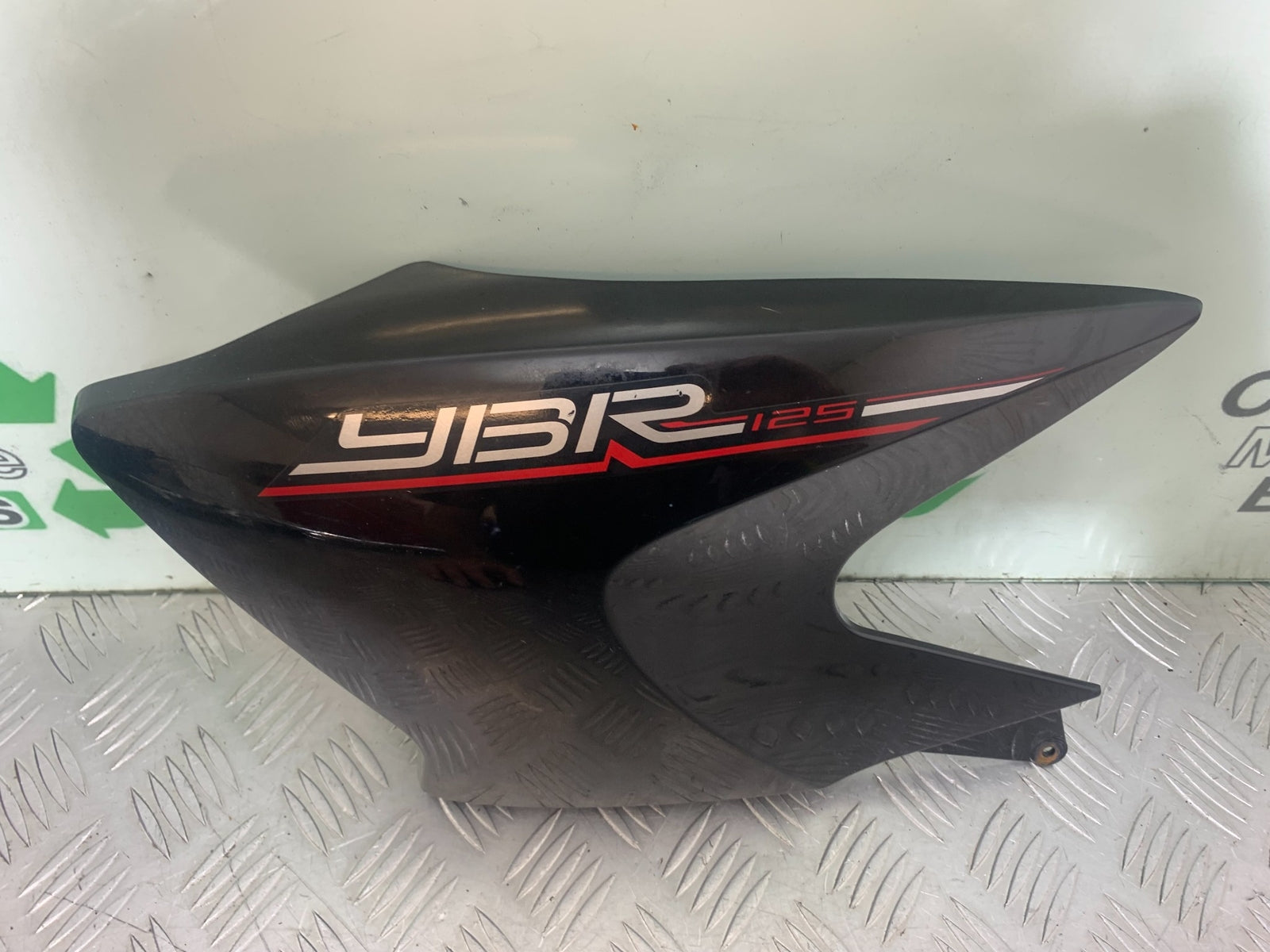 YAMAHA YBR125 YBR 125 LEFT TANK PANEL  YEAR 2010-2017 (CMB1163)
