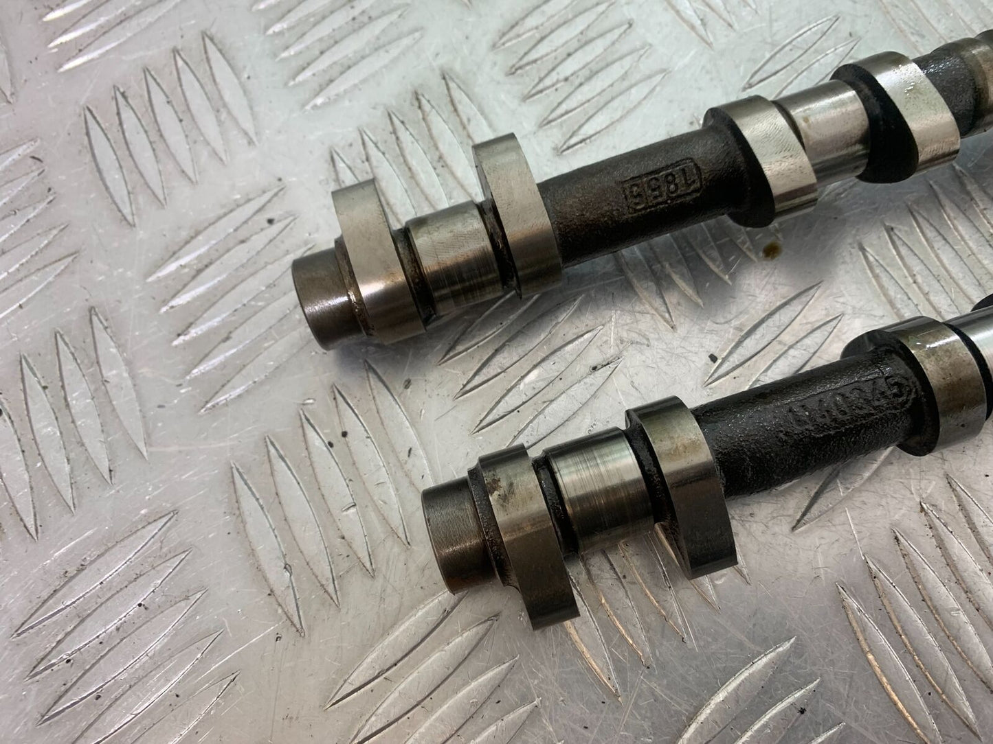 TRIUMPH 955i SPRINT ST CAMSHAFTS   YEAR 1999-2004 (STOCK 735)