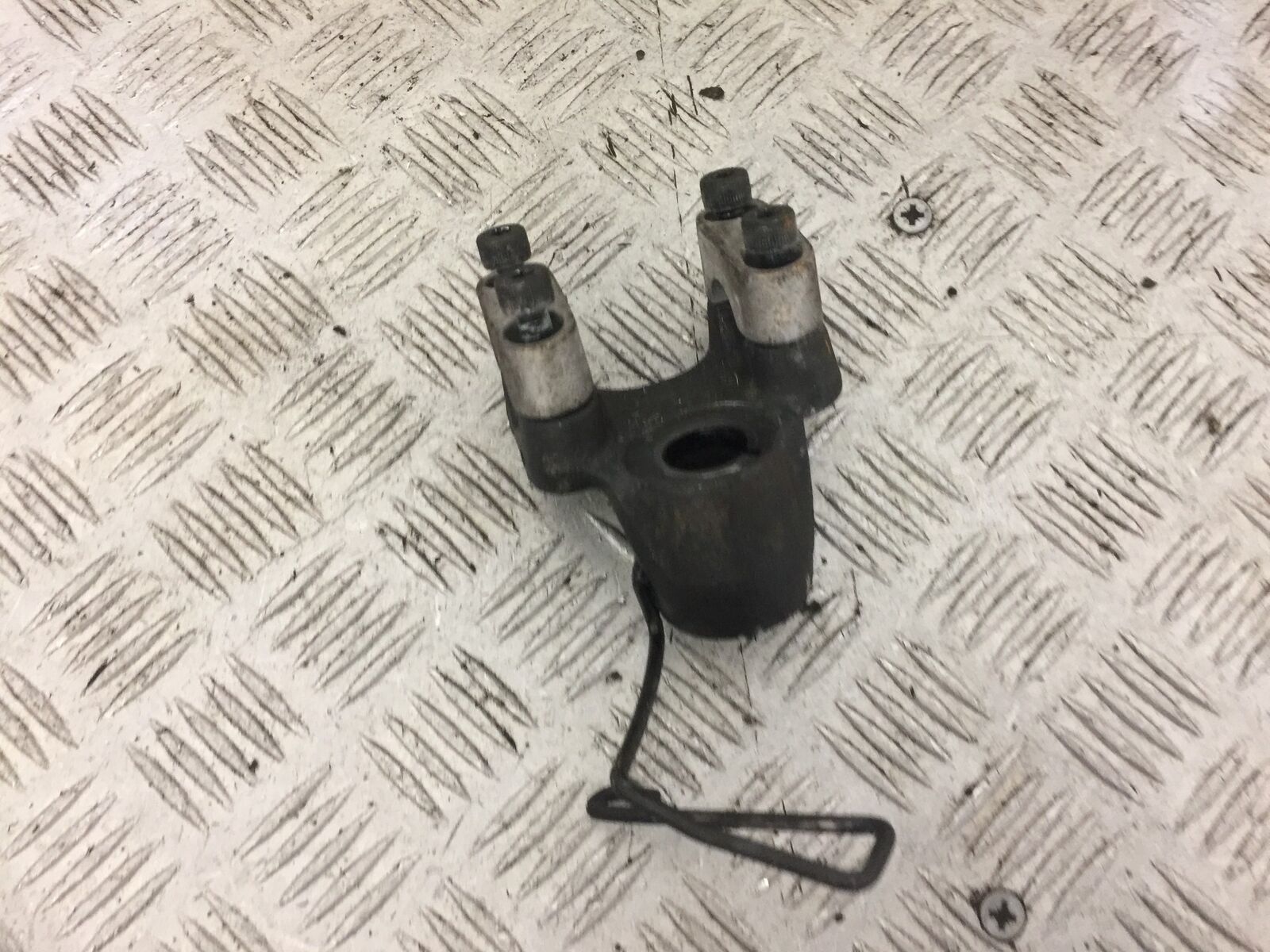 YAMAHA XMAX 125 XMAX-125 HANDLEBAR CLAMP YEAR 2012 (STOCK 689)