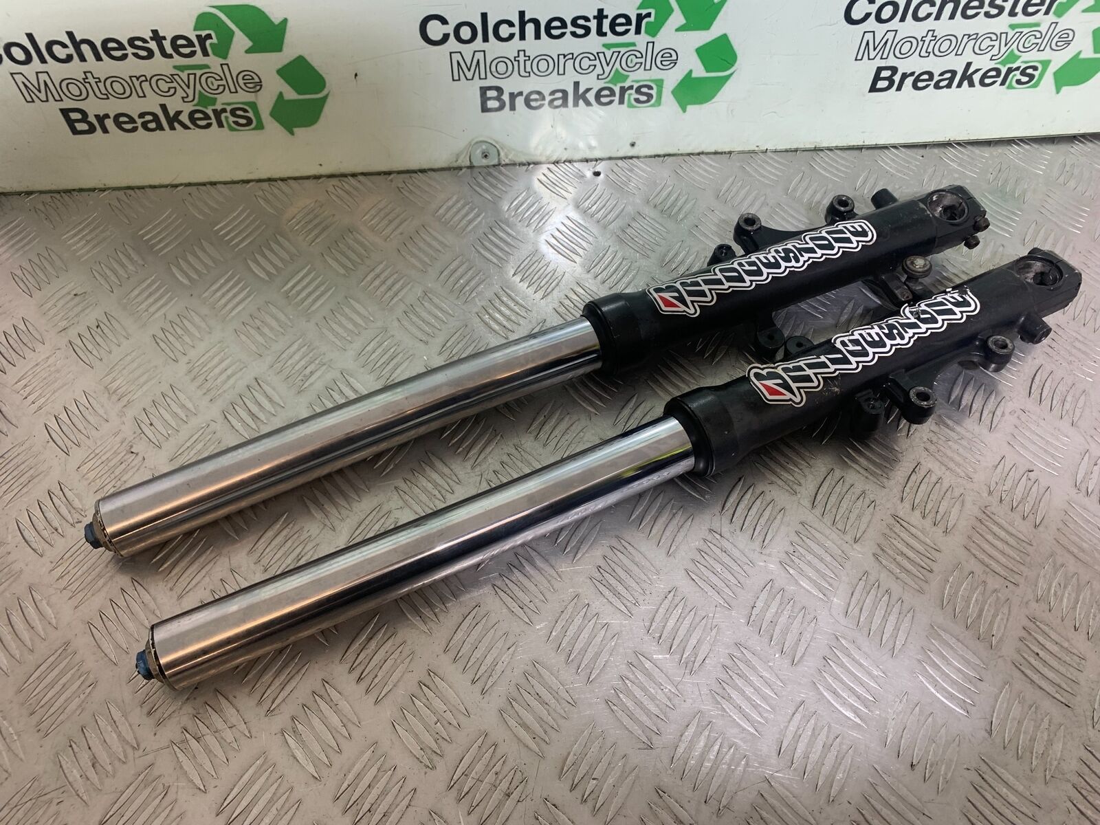 KAWASAKI ZX6R ZX636 FORKS (BENT SOLD AS PARTS)  YEAR 2002  (CMB1100)