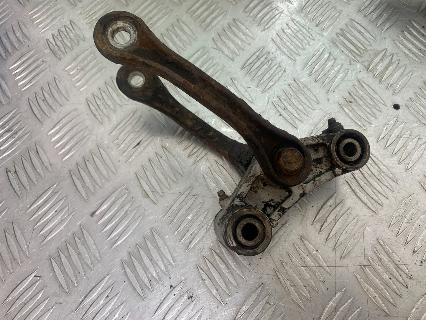 KAWASAKI ZZR1100 D REAR SHOCK LINKAGE   YEAR 1993-2001 (CMB1164)
