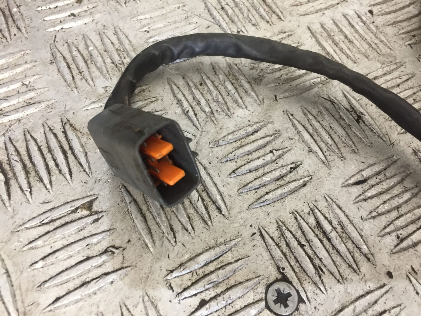 TRIUMPH TROPHY 1215 SE  ECU LOCKS KEY  2012-2017 (STOCK 740)
