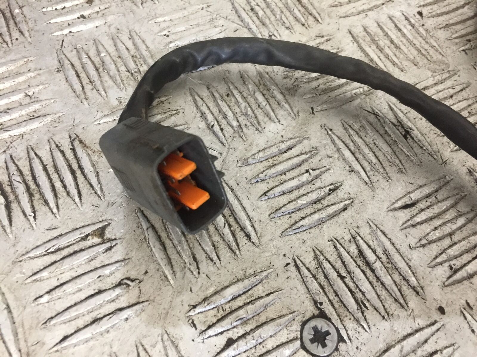TRIUMPH TROPHY 1215 SE  ECU LOCKS KEY  2012-2017 (STOCK 740)