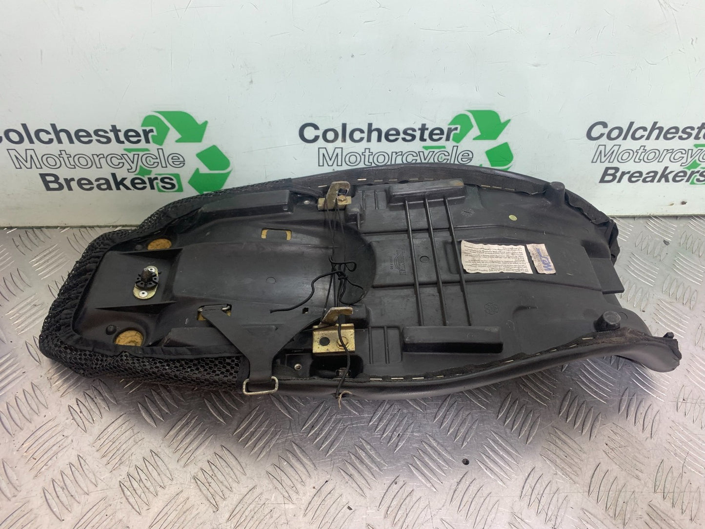 TRIUMPH 955i SPRINT ST SEAT  1999-2004 (CMB1176)