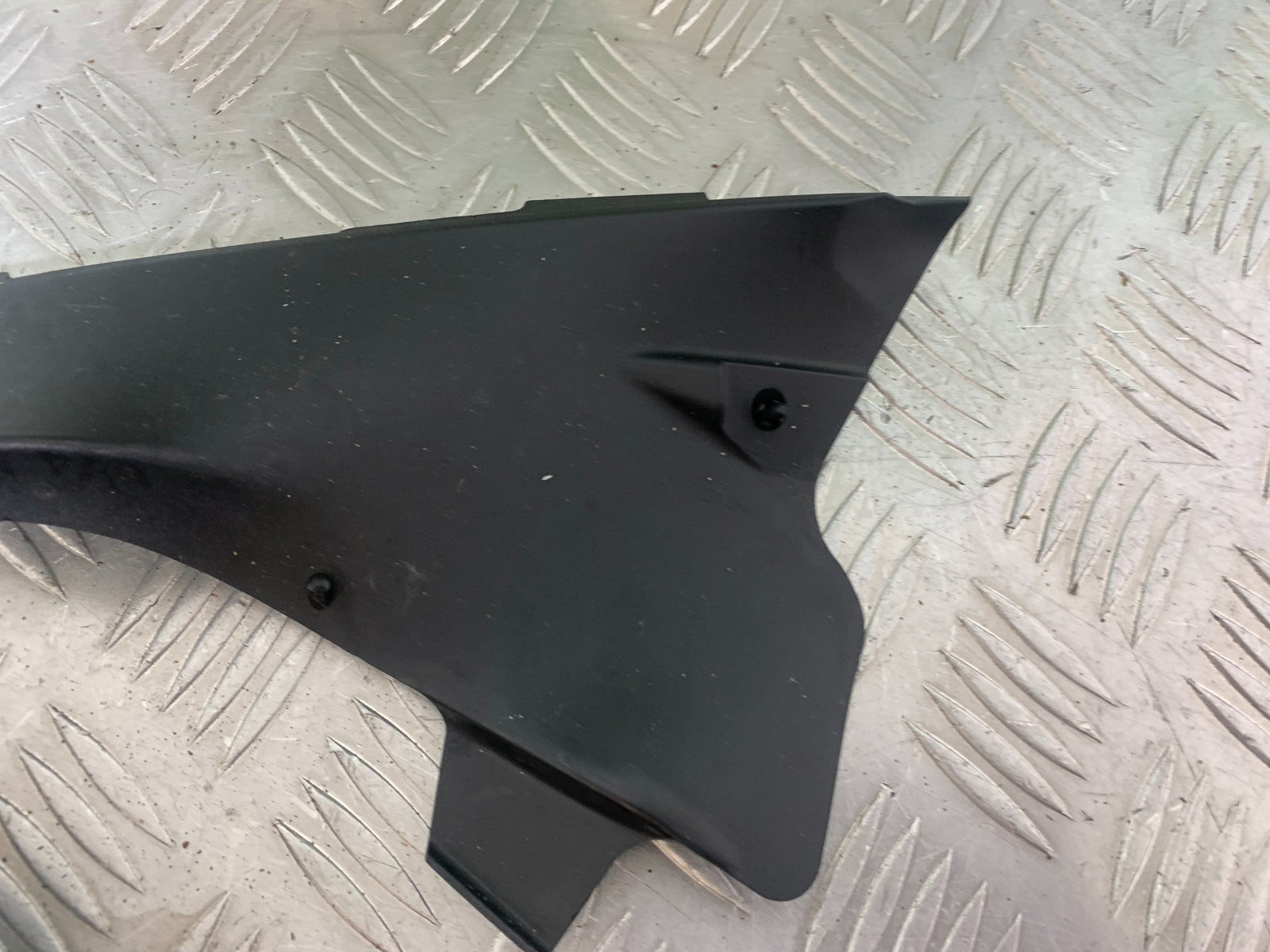 YAMAHA YZF R1 LEFT AND RIGHT TOP FAIRING INFILL PANELS  YEAR 2004-2006 (CMB1155)