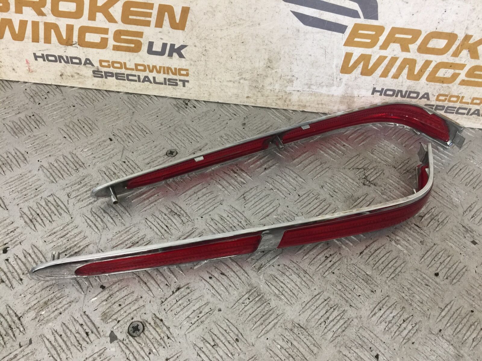 HONDA GL1800 GL 1800 LEFT AND RIGHT TOP BOX REFLECTORS  2004-10 ABS (STOCK 890)