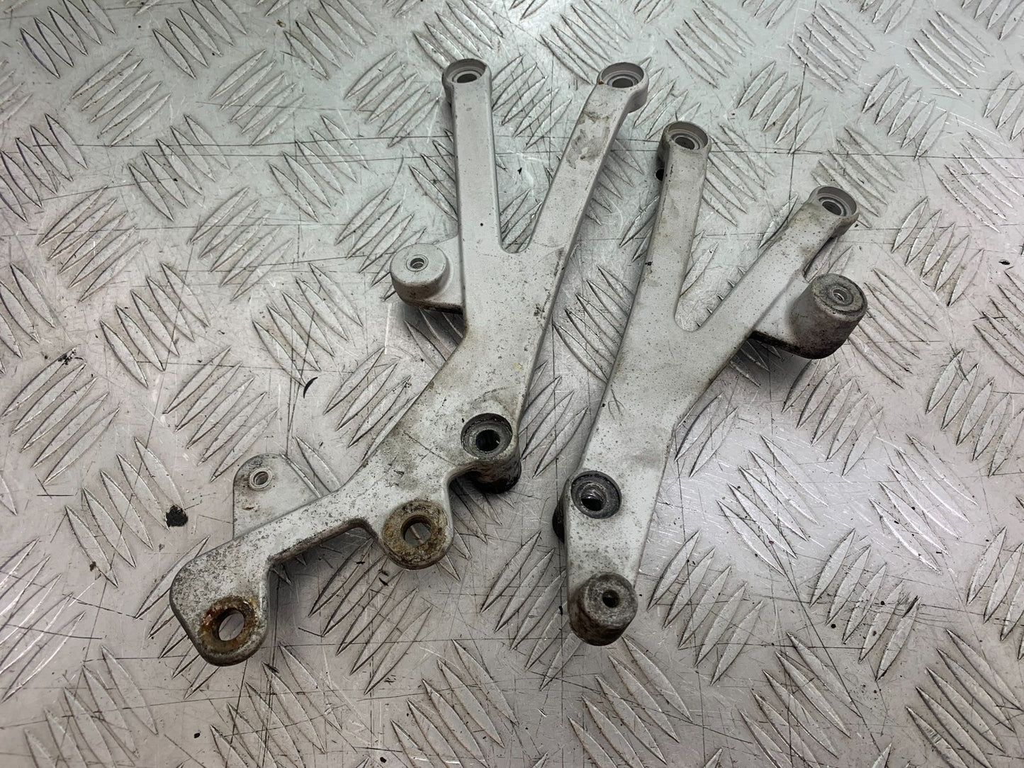 KTM 990 SUPER DUKE ENGINE BRACKETS   YEAR 2007-2011  (CMB1207)