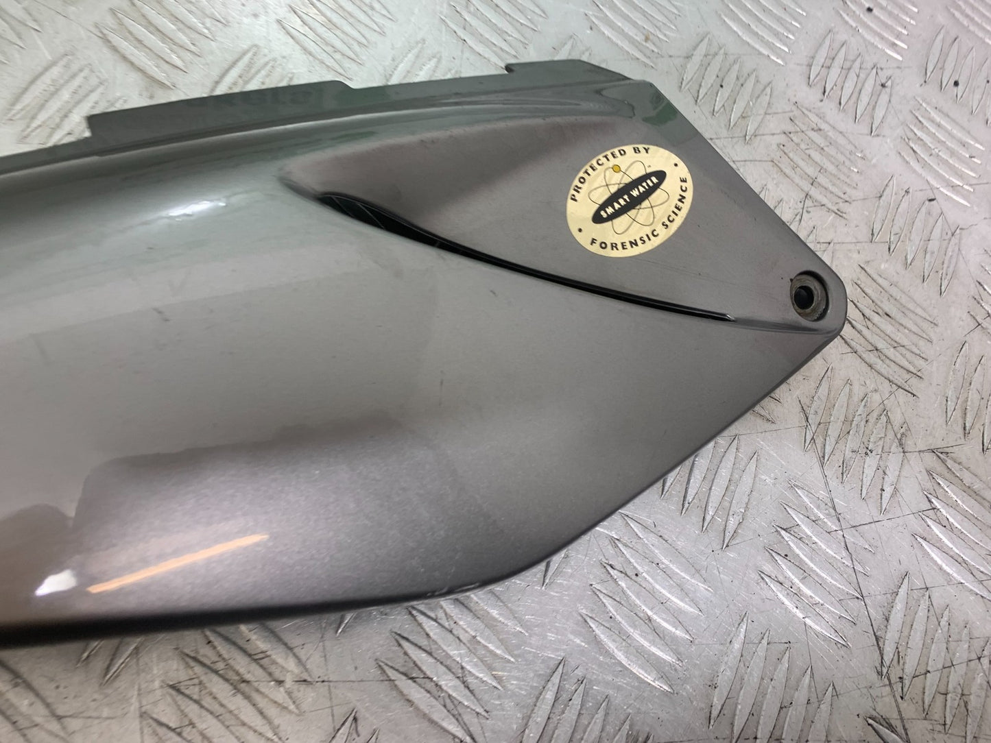 HONDA XL125 VARADERO RIGHT SEAT PANEL  YEAR 2001-2006  (CMB1210)