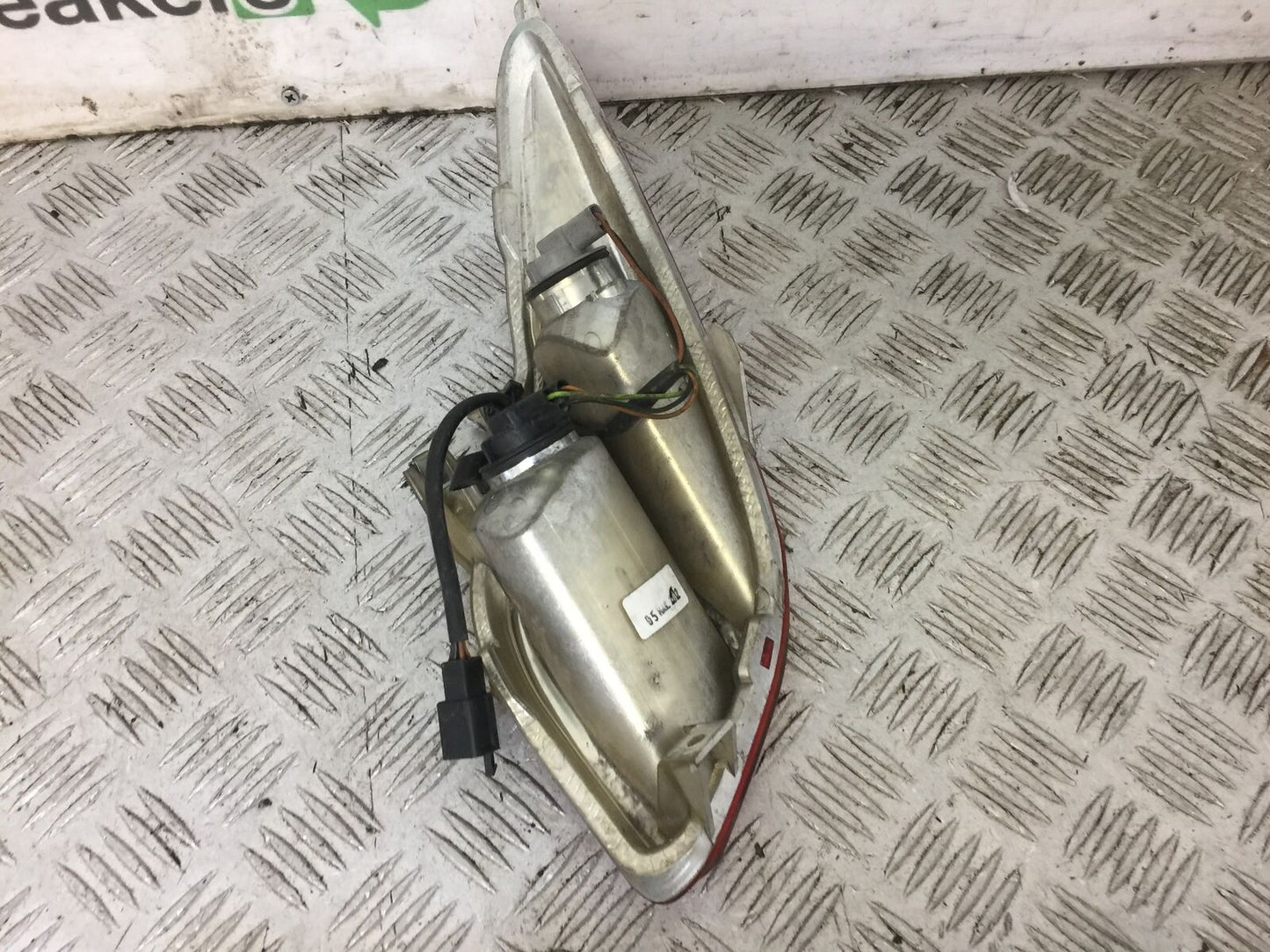 YAMAHA XMAX 125 XMAX-125 RIGHT REAR INDICATOR   YEAR 2012 (STOCK 689)