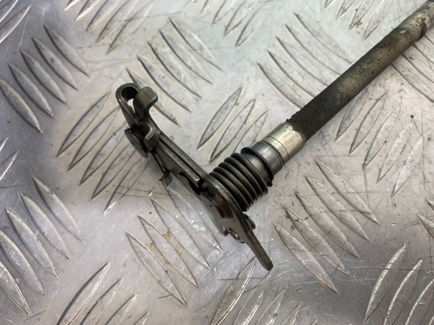 TRIUMPH 675 STREET TRIPLE GEAR SHAFT  2013-2016 (CMB1186)