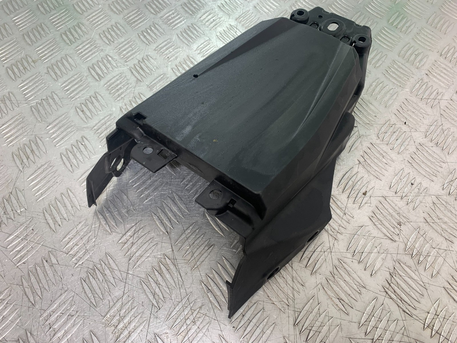 KTM DUKE 125 UNDERTRAY YEAR 2017-2022 (CMB1222)