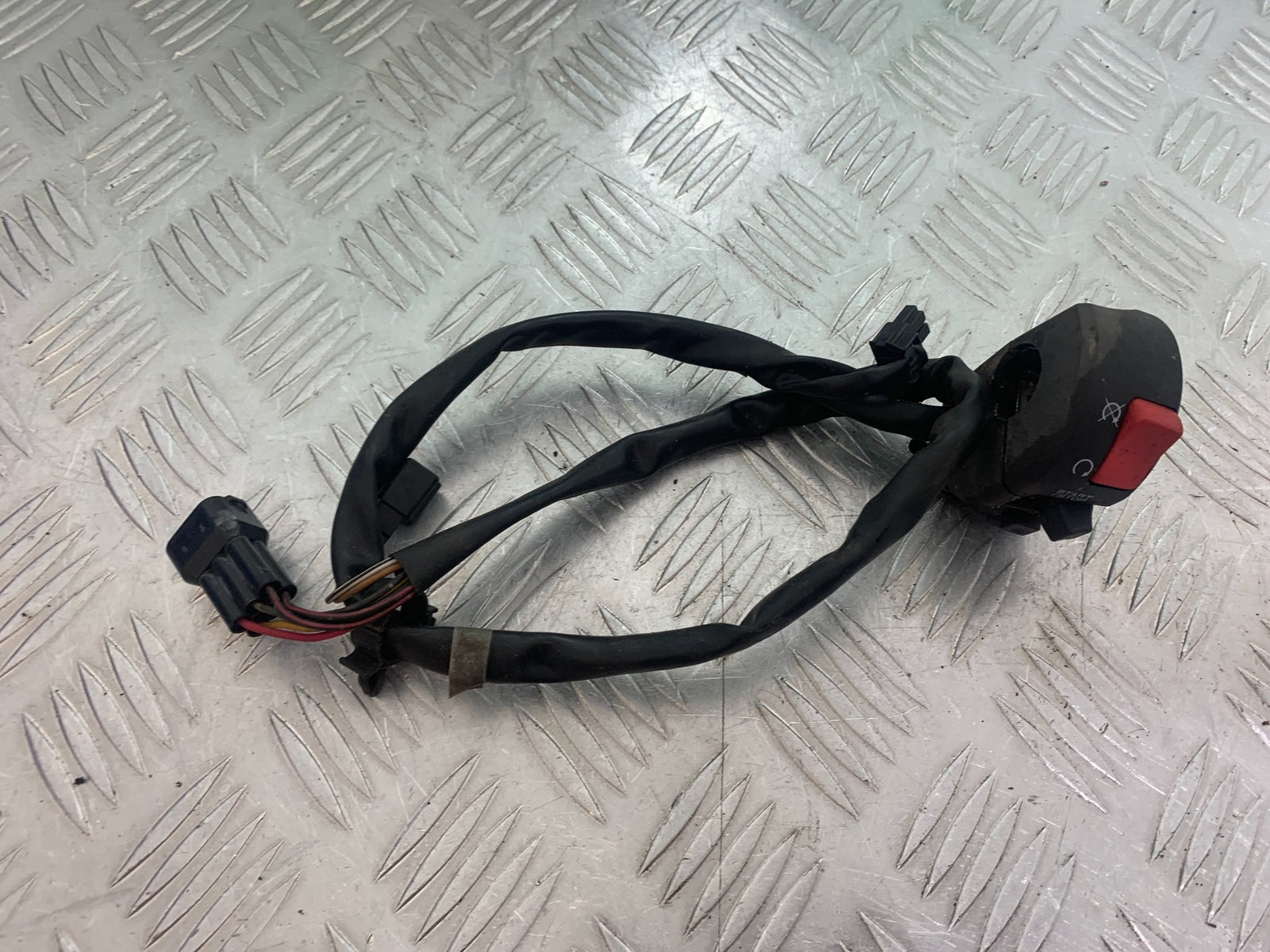 KAWASAKI ZX6R RIGHT SWITCH GEAR  YEAR 2009-2012 (CMB1136)