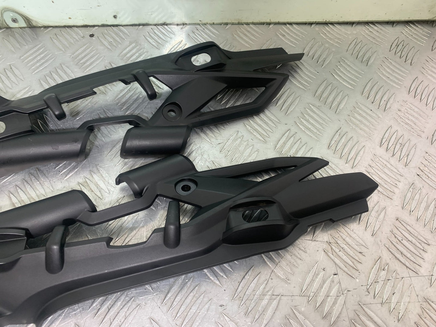 TRIUMPH TIGER 800 XRT LEFT AND RIGHT SIDE NFILL PANELS  2018-2020 (CMB1193)