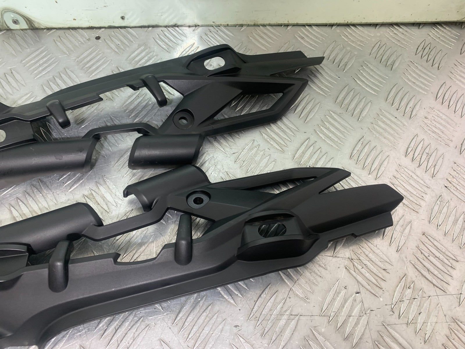 TRIUMPH TIGER 800 XRT LEFT AND RIGHT SIDE NFILL PANELS  2018-2020 (CMB1193)