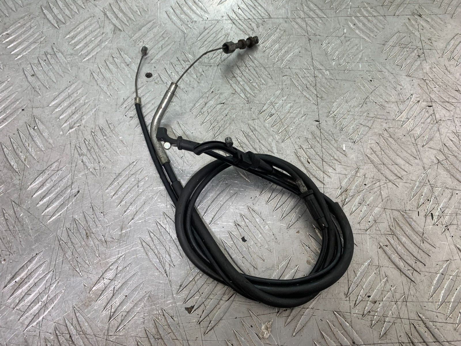 TRIUMPH TROPHY 900 THROTTLE CABLES  YEAR 1991-95 (CMB1251)