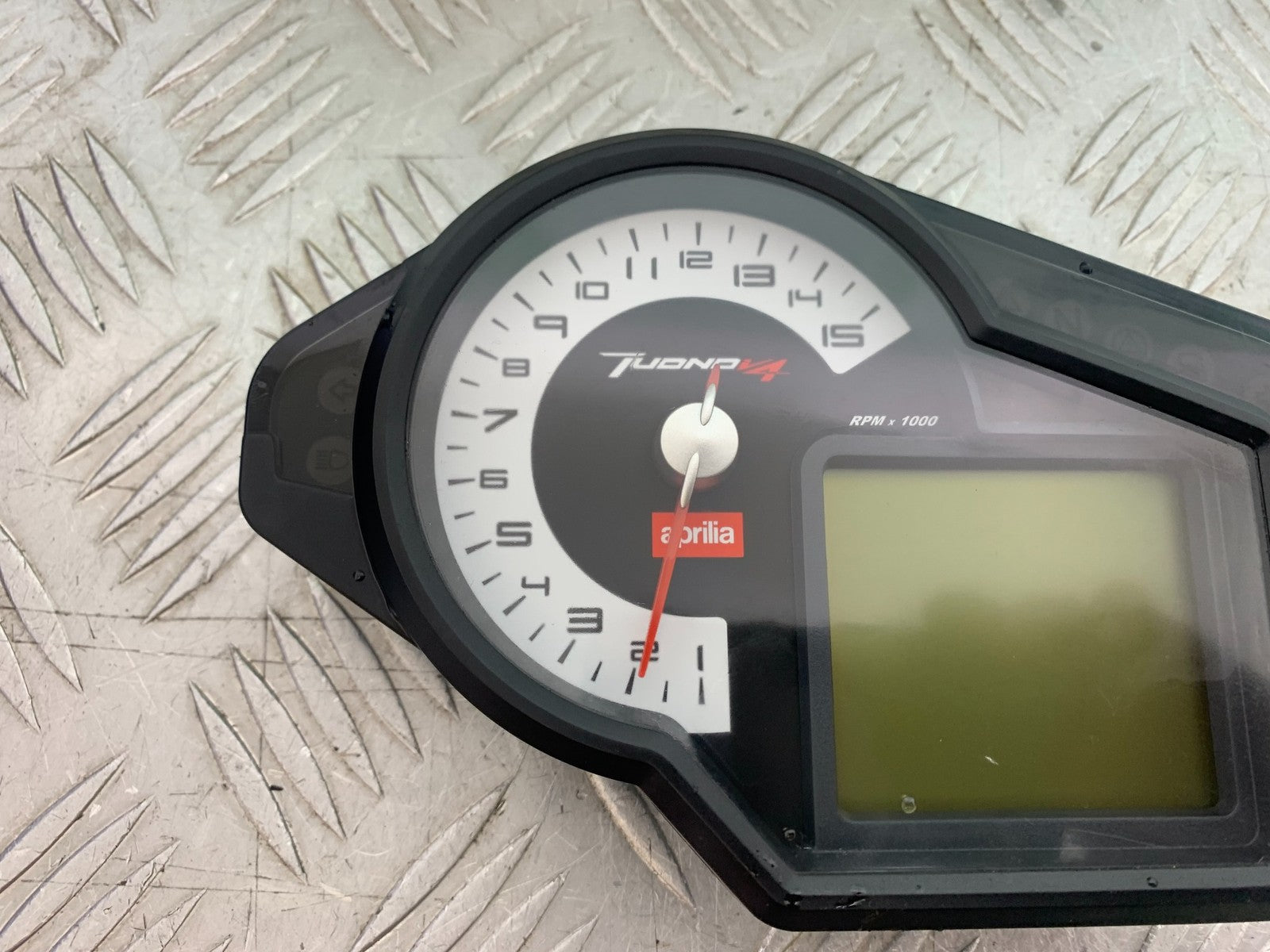 APRILIA TUONO 1000 V4 CLOCKS SPEEDO DASH   YEAR 2013-2014  (CMB1239)